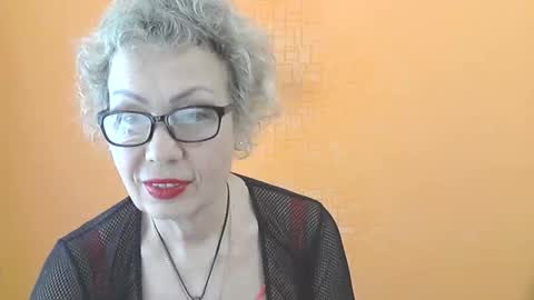 NessyJenixs online show from April 8, 7:22 am