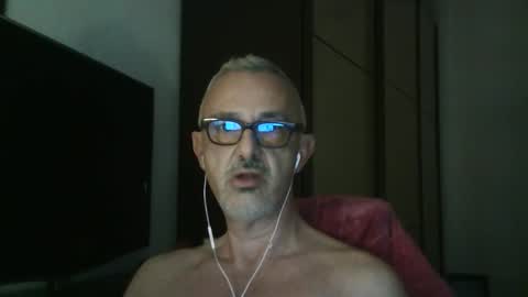 Snapshot of nevenerabis chatting on October 23, 5:58 pm nevenerabis online show from October 23, 5:58 pm