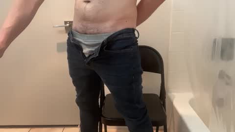 neverbeenhornyb4 online show from March 18, 1:44 am