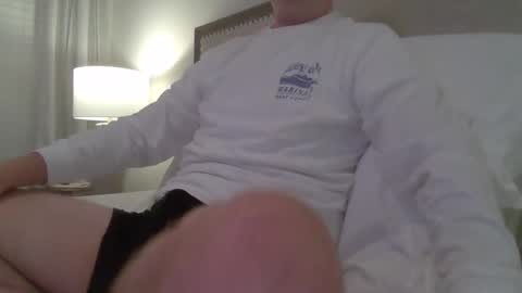 newduser06 online show from December 16, 3:57 am