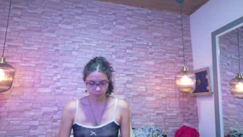 nextdoor_fantasy online show from April 29, 3:11 am