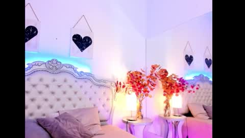 niacolussi online show from October 13, 7:27 pm