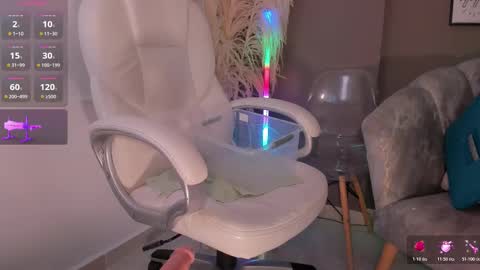 Nia online show from March 11, 6:33 pm