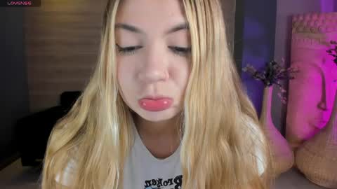 SQUIRTER DOLL    online show from May 4, 5:19 pm