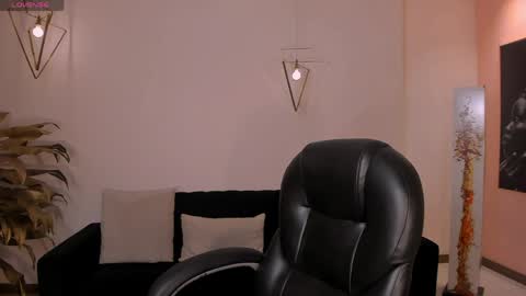 Call me Nia  online show from May 13, 2:54 am