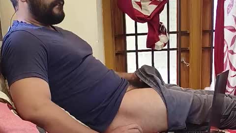 Robin online show from February 12, 9:35 am