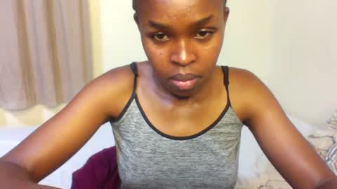 Snapshot of nicemillow chatting on December 7, 12:03 am nicemillow online show from December 7, 12:03 am