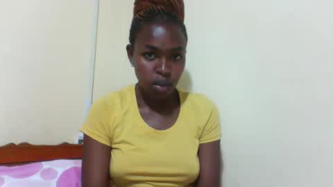 Snapshot of nicemillow chatting on March 4, 7:11 pm nicemillow online show from March 4, 7:11 pm