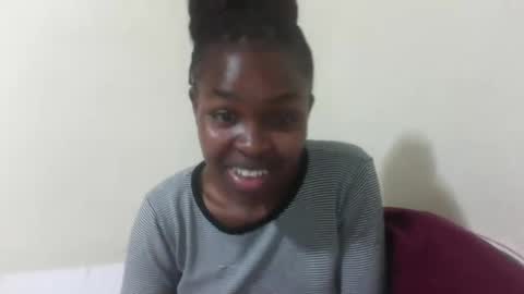 Snapshot of nicemillow chatting on December 5, 11:56 pm nicemillow online show from December 5, 11:56 pm
