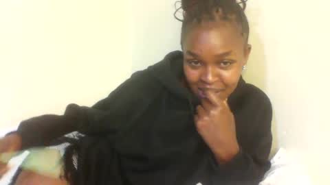 Snapshot of nicemillow chatting on December 5, 7:22 pm nicemillow online show from December 5, 7:22 pm