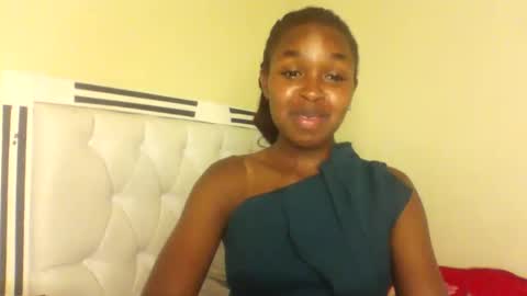 Snapshot of nicemillow chatting on December 16, 7:54 pm nicemillow online show from December 16, 7:54 pm