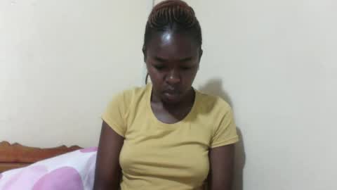 Snapshot of nicemillow chatting on March 5, 2:57 am nicemillow online show from March 5, 2:57 am