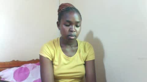 Snapshot of nicemillow chatting on March 5, 1:06 pm nicemillow online show from March 5, 1:06 pm