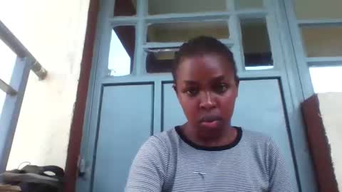 Snapshot of nicemillow chatting on December 16, 12:16 pm nicemillow online show from December 16, 12:16 pm