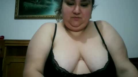 Nicholle online show from May 4, 9:43 pm
