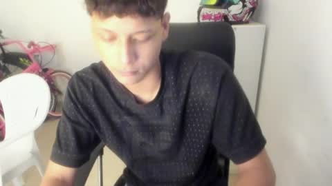 nick_master2 online show from June 18, 5:46 am