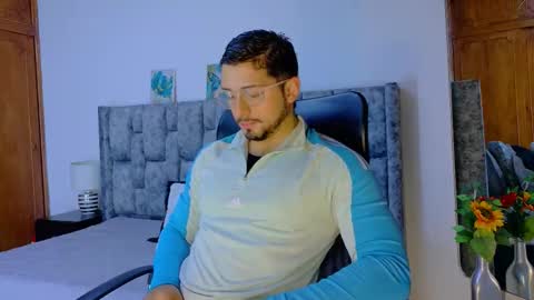 nick_moss_ online show from March 16, 10:52 am