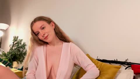 Nicka Cherie online show from December 19, 8:48 pm