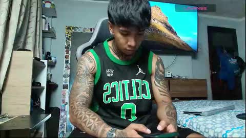 Nickhot0609 online show from January 17, 3:27 am