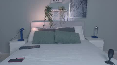 NICKI FOX  online show from November 27, 7:43 pm