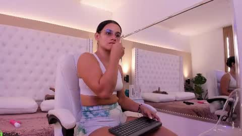 nickky online show from July 29, 2:06 pm