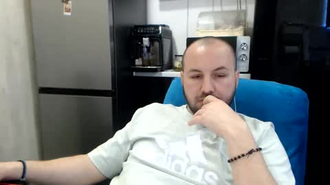 Julian online show from March 16, 11:09 pm