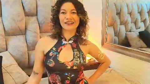 nickollsaenz online show from July 19, 3:53 am