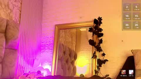 nickollsaenz online show from July 24, 4:53 am