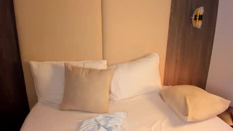 Nicky  online show from February 24, 2:47 am