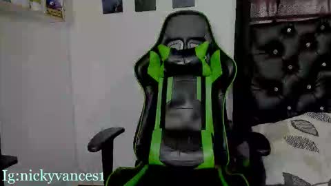 nicky online show from March 6, 8:41 pm