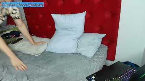 nicodavis online show from May 7, 3:35 am