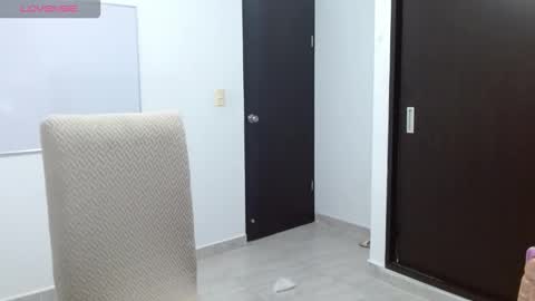 nicol online show from February 24, 7:28 pm