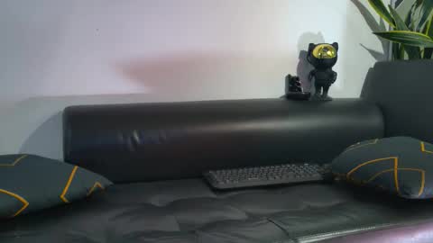 Nicolas online show from November 18, 10:02 pm