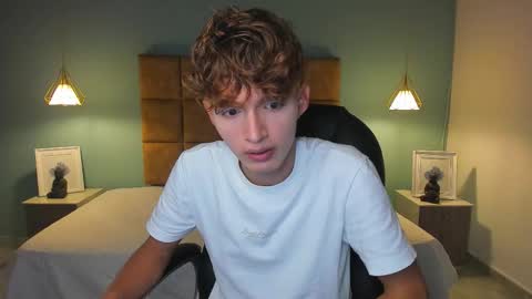 nicolasferrer18 online show from November 15, 7:15 pm