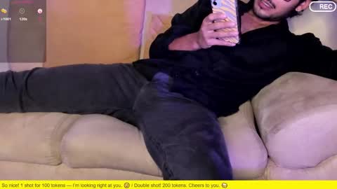 nicolasrodrii online show from December 4, 12:21 am