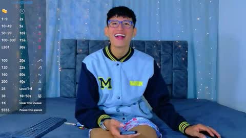 nicolastorres__ online show from June 11, 2:33 am