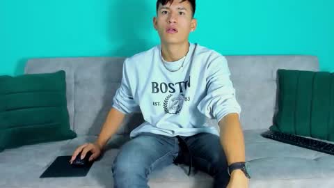 nicolastorres__ online show from October 23, 8:27 am