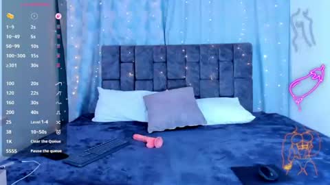 nicolastorres__ online show from June 17, 7:24 am