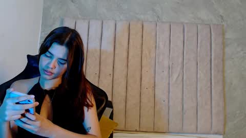 nicole_and_thiago online show from February 14, 1:45 am