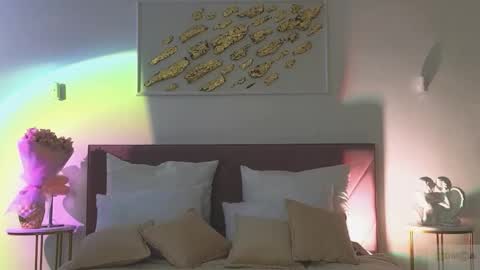 Nicole online show from February 4, 9:30 pm