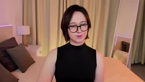 Snapshot of nicole_cidman chatting on February 26, 10:49 am Nicole online show from February 26, 10:49 am
