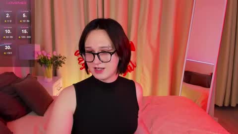 Snapshot of nicole_cidman chatting on February 13, 5:33 pm Nicole online show from February 13, 5:33 pm