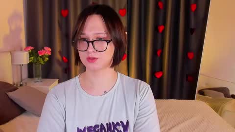 Snapshot of nicole_cidman chatting on February 11, 4:35 pm Nicole online show from February 11, 4:35 pm
