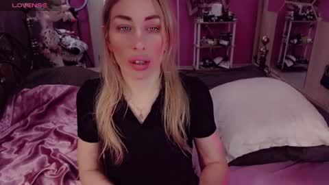 Nicole online show from May 11, 12:28 am