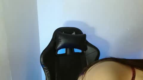 nicole_kiss01 online show from December 15, 8:54 am