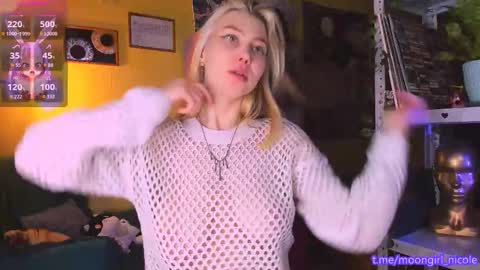 Nicole online show from November 16, 6:10 pm