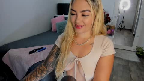 Nicole online show from March 4, 10:57 am