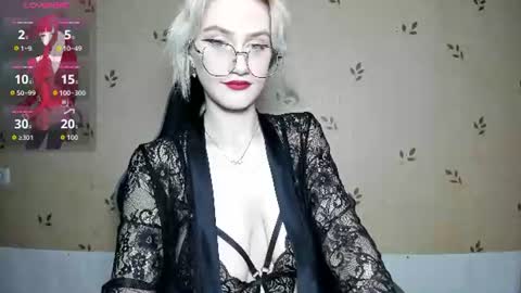 NicoleDavis online show from July 14, 7:30 pm
