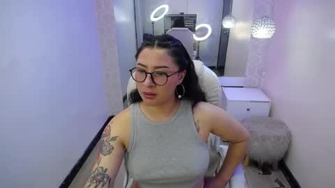 nicolee_8 online show from September 20, 2:14 am