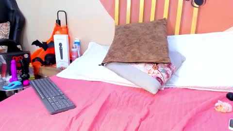 N i c o l e  online show from October 29, 8:09 pm